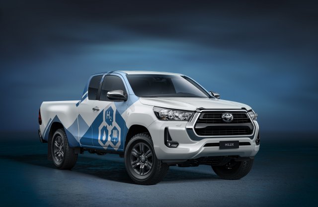 Vizet pöfögő Toyota Hilux készül