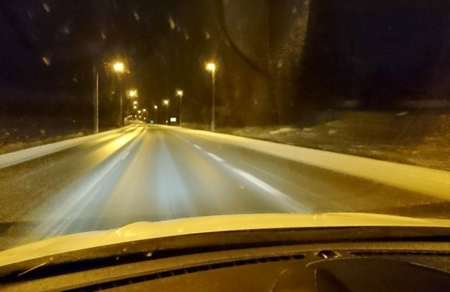 Akkora a jég Németországban, hogy sorra történnek a balesetek