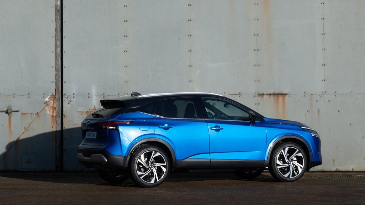 NISSAN