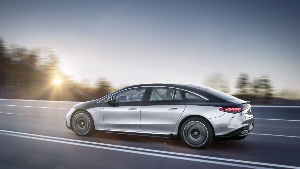 MERCEDES-BENZ EQS