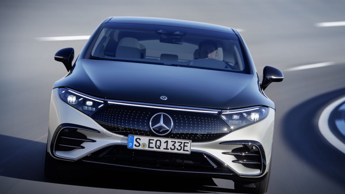 MERCEDES-BENZ EQS