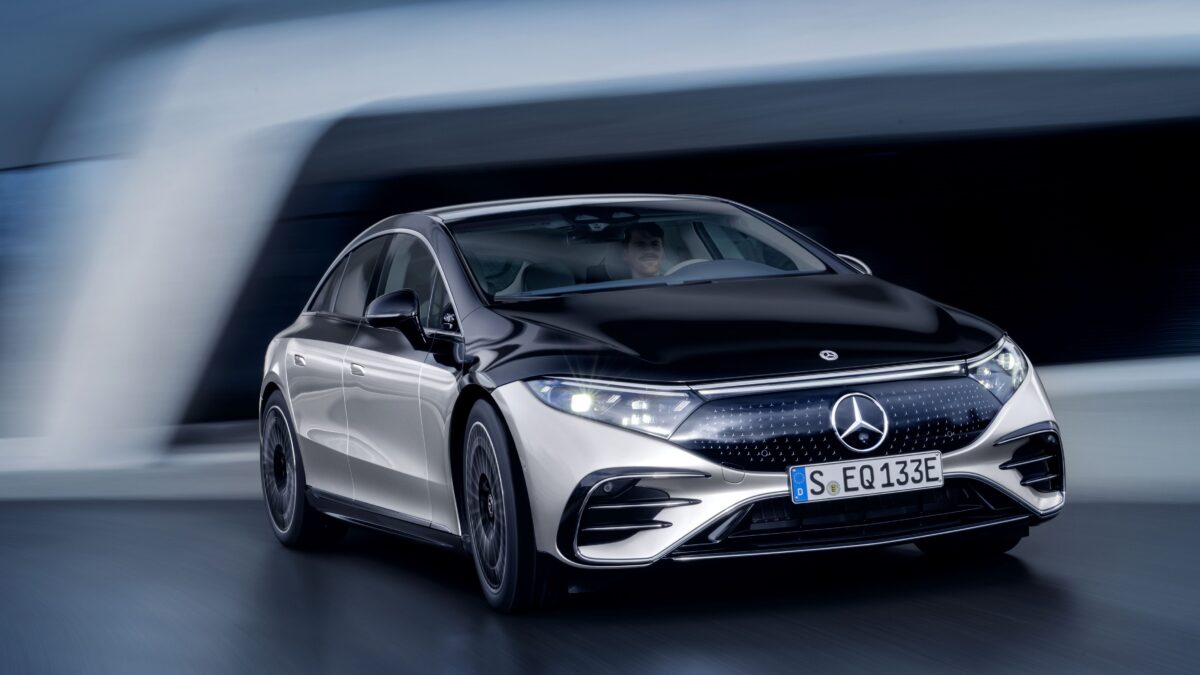 MERCEDES-BENZ EQS