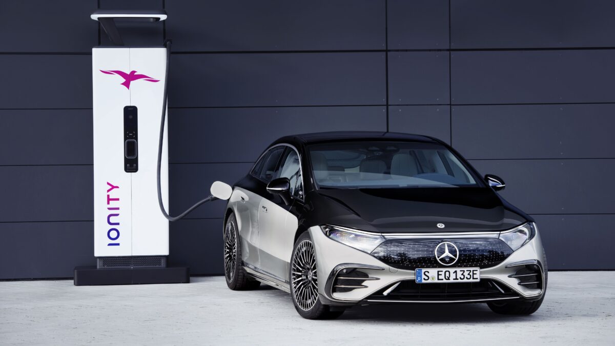 MERCEDES-BENZ EQS