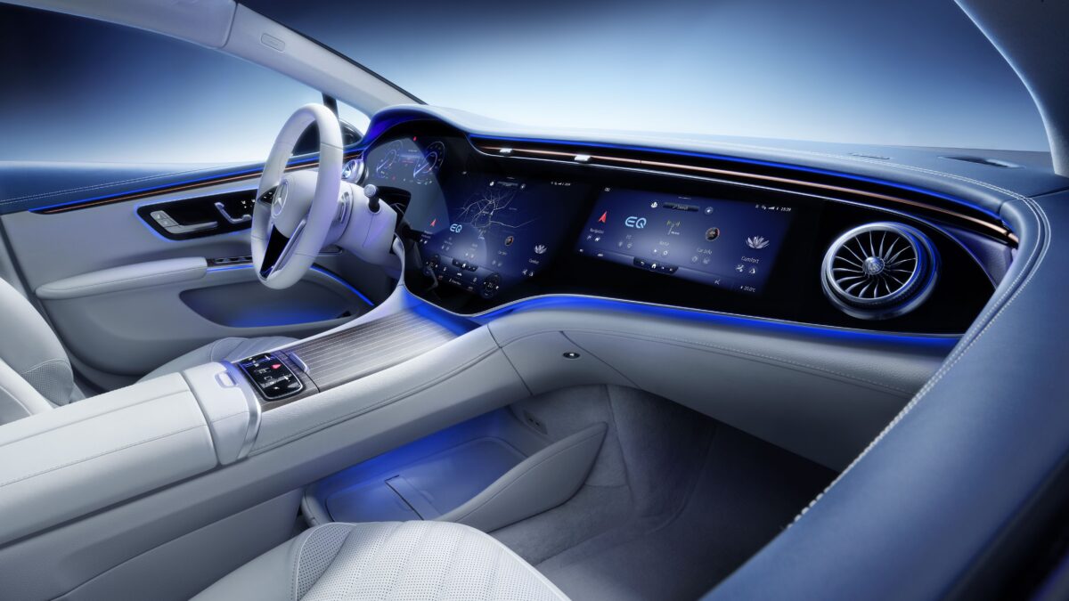 MERCEDES-BENZ EQS