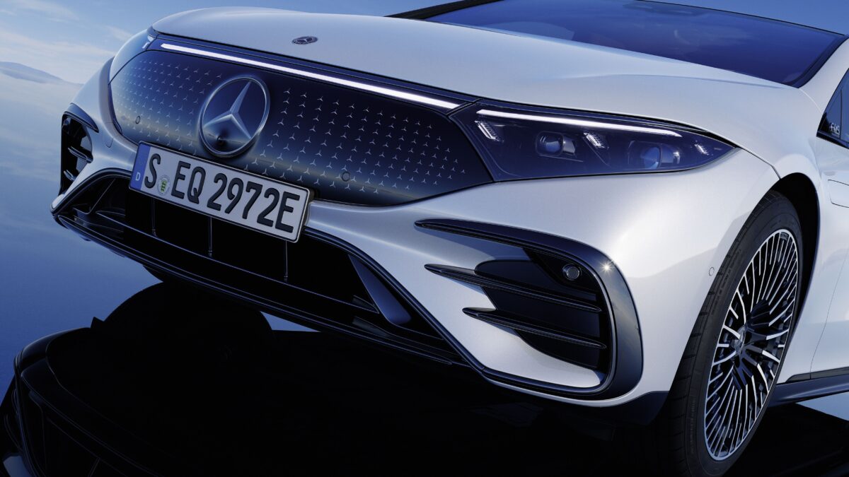 MERCEDES-BENZ EQS