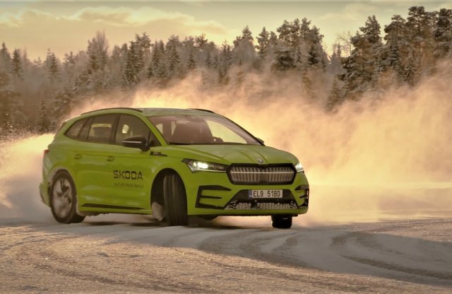 Két Guinness világrekordot döntött egyetlen drifttel ez a Škoda