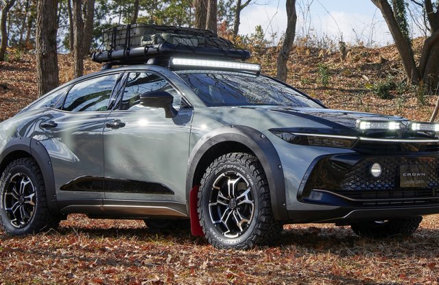 Brutális terepgépet építettek a Toyota zászlóshajójából