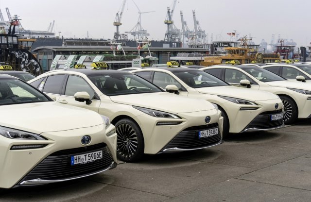Már Németországban is terjednek a hidrogén-taxik