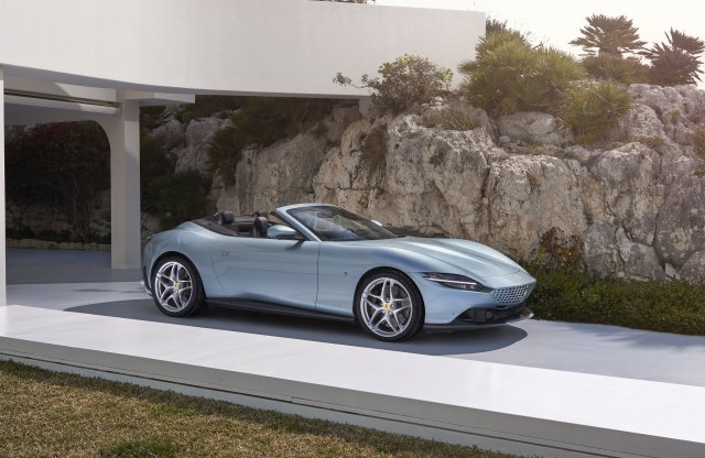 Egy olyan kabrió Ferrari érkezett, amilyen 54 éve nem volt már