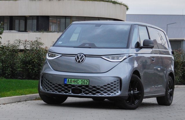 A majd' 30 milliós munkásfurgon titka: teszten az ID.Buzz Cargo!
