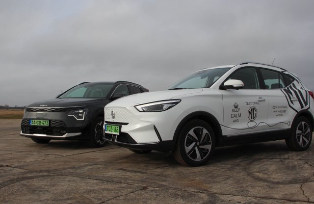 MG a Kia ellen: videón a villanyautók csatája!