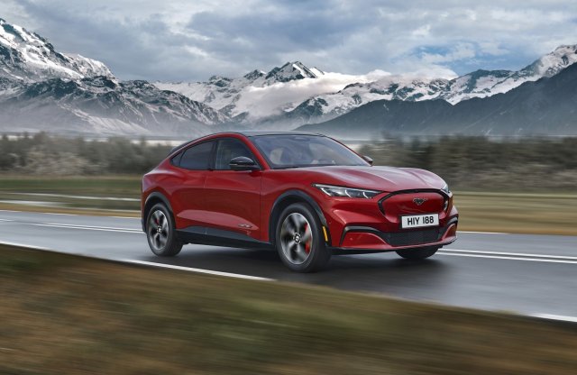 Több milliárdot bukik idén a Ford a villanyautóin