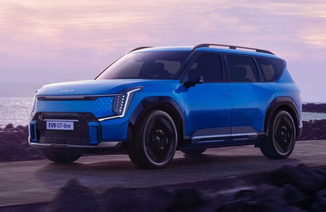 5 méter hosszú és 380 lóerős a hétüléses Kia EV9
