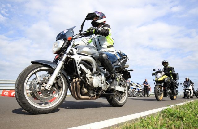 Ismét vezetéstechnikai tréningre mehetnek a motorosok!