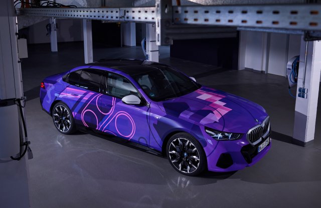 Beépített játékkonzolt kínál az új 5-ös BMW
