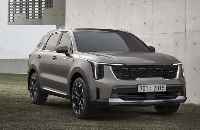 A Kia Sorento is bekeményít, íme az új dizájn!
