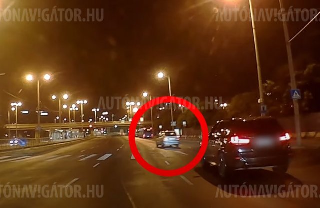 Rendőrök szeme láttára száguldozott ittasan, baleset lett a vége