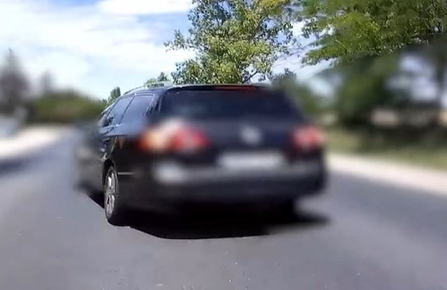 Mentőmotorossal ütközött, ugrott a jogsija