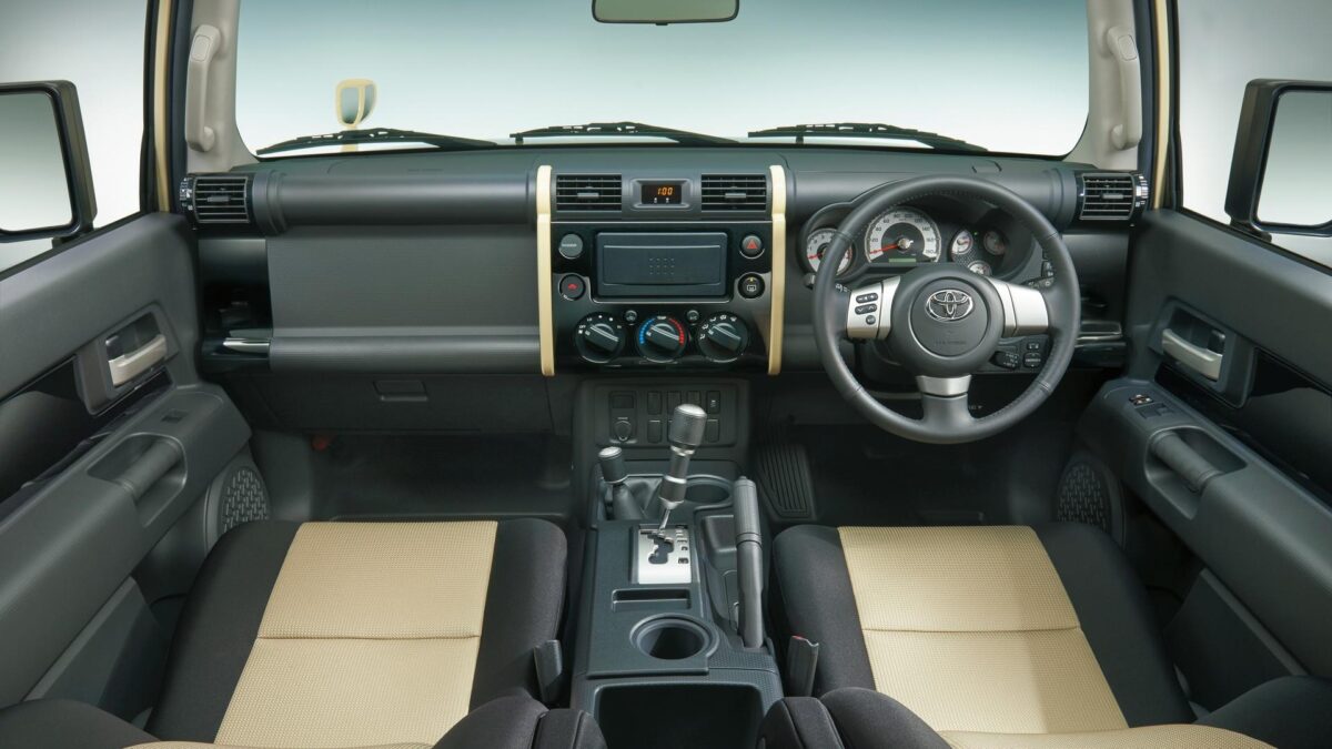 TOYOTA FJ CRUISER