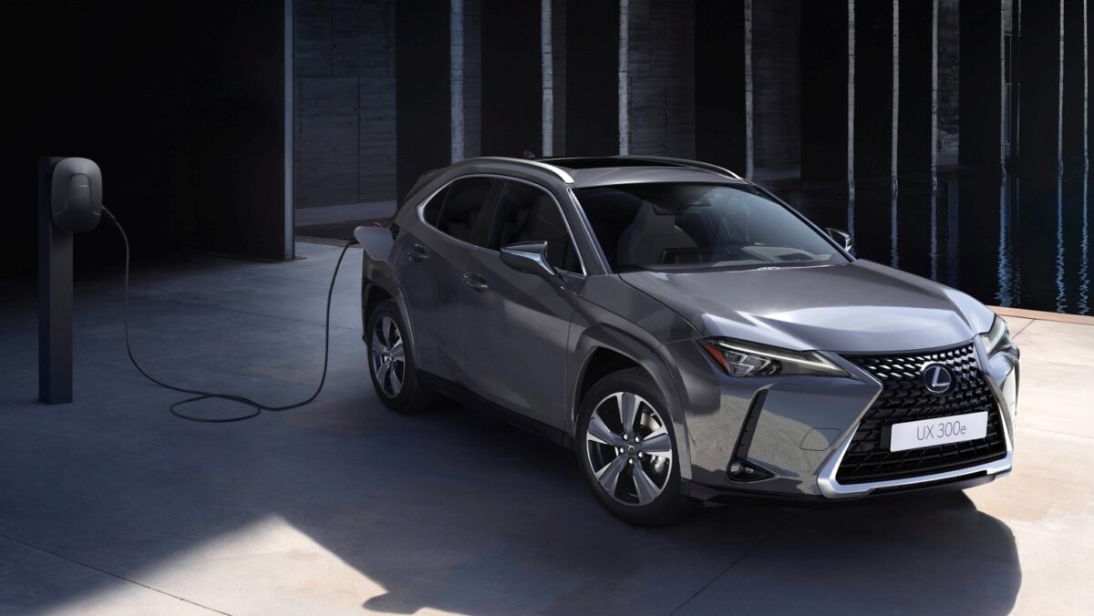 LEXUS UX