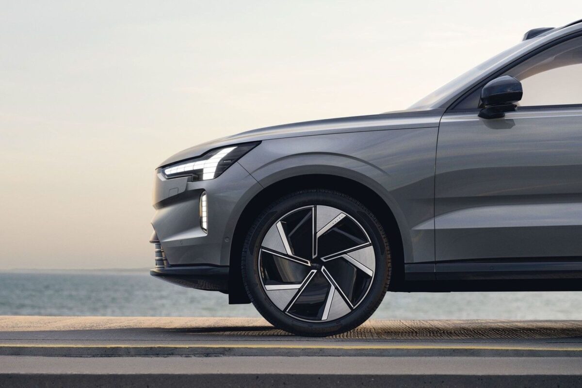 VOLVO