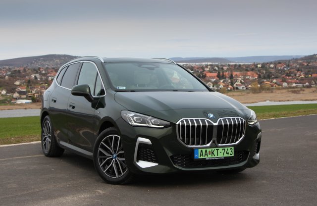 93 km-es villanyhatótávú plug-in hybrid a BMW-től? Majdnem!