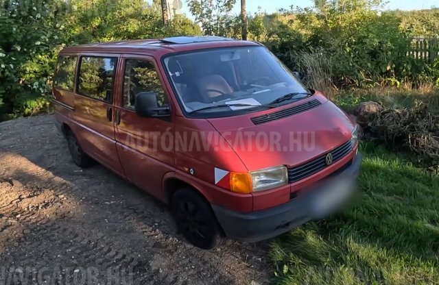 68 lóerős, lelakott munkásbusz, padlógázzal az Autobahnon? Íme!