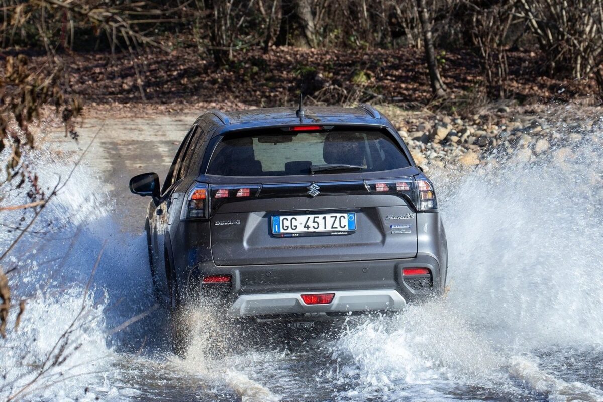 SUZUKI S-CROSS