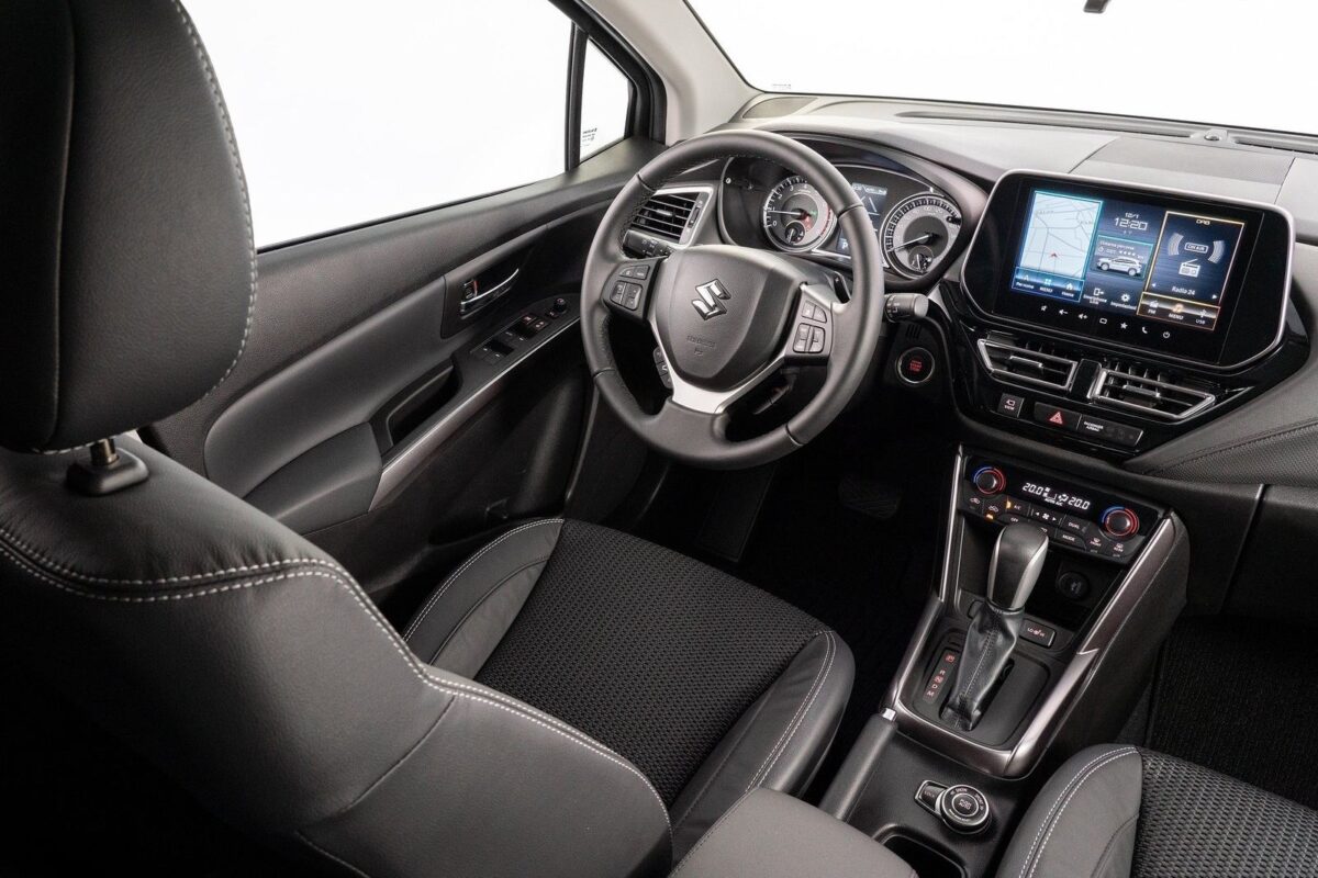SUZUKI S-CROSS
