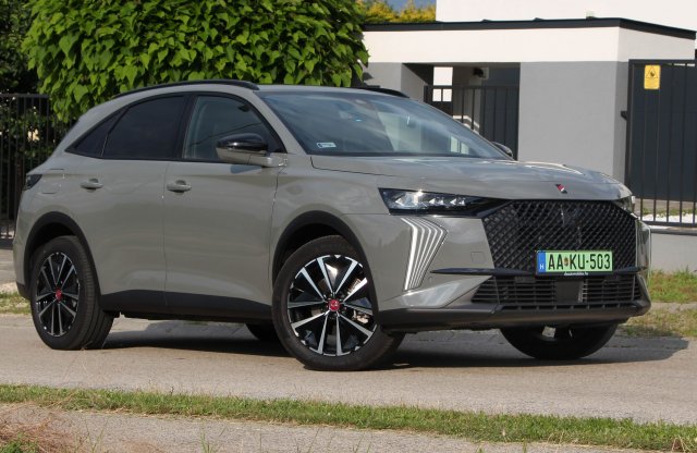 Egy gyémánt a SUV-ok között - új DS 7 teszt