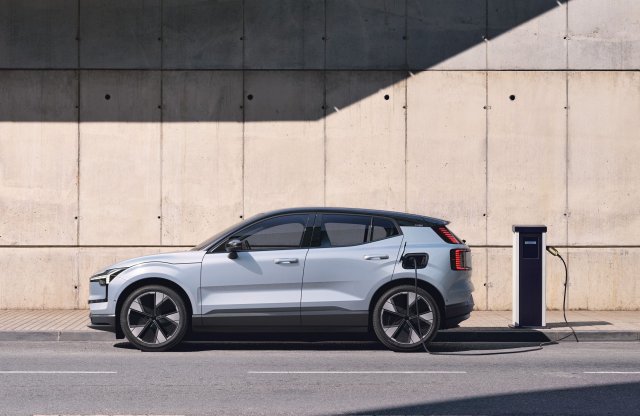 Mindenkinek jut majd a Volvo EX30-ból, bővítik a gyártást