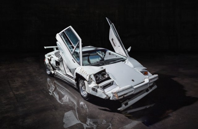 Elárverezik A Wall Street farkasában rommá tört Lamborghinit