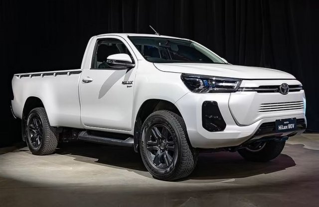 Taxik lesznek a Toyota első elektromos pick-upjaiból