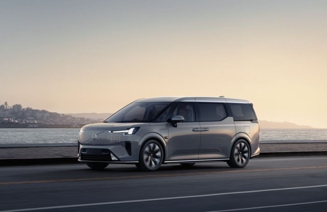 Itt az első Volvo kisbusz, amely rögtön az elitet célozza