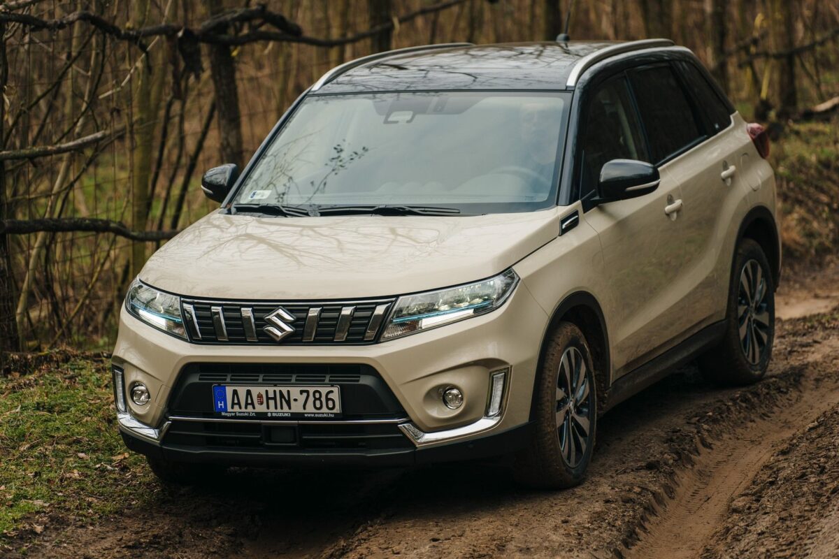 SUZUKI