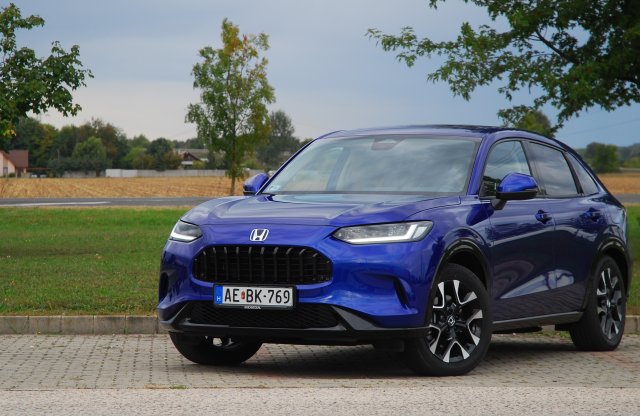 Megemelt Civic? Teszten a Honda ZR-V!
