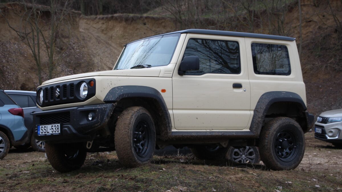 SUZUKI