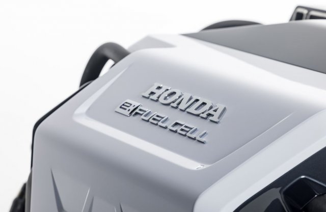 Nem mondott le a hidrogénhajtásról a Honda sem