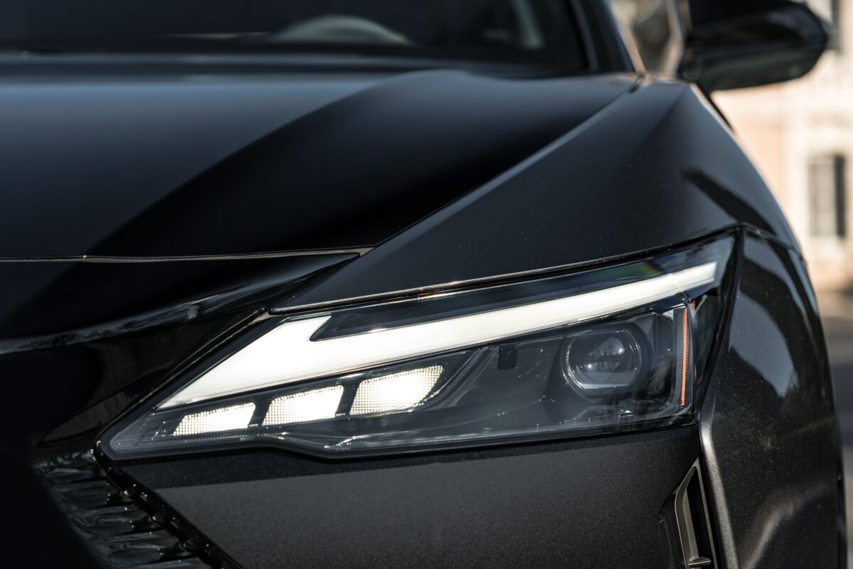 LEXUS