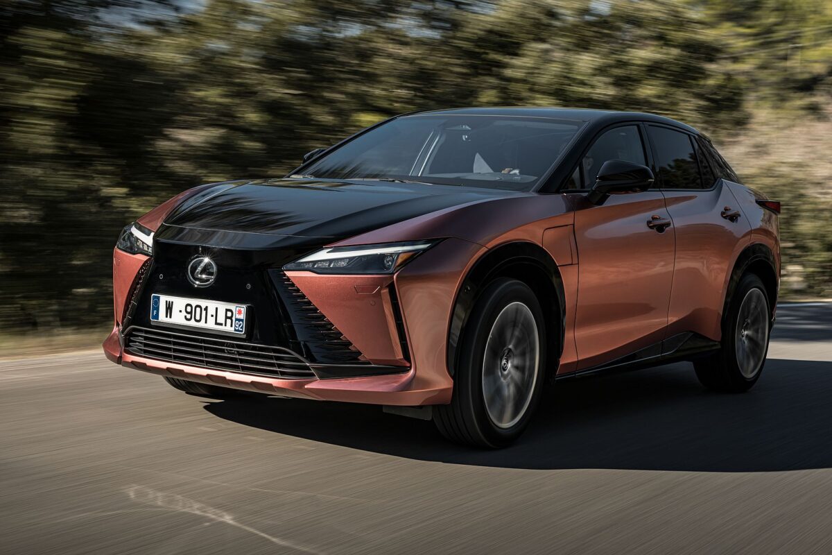 LEXUS