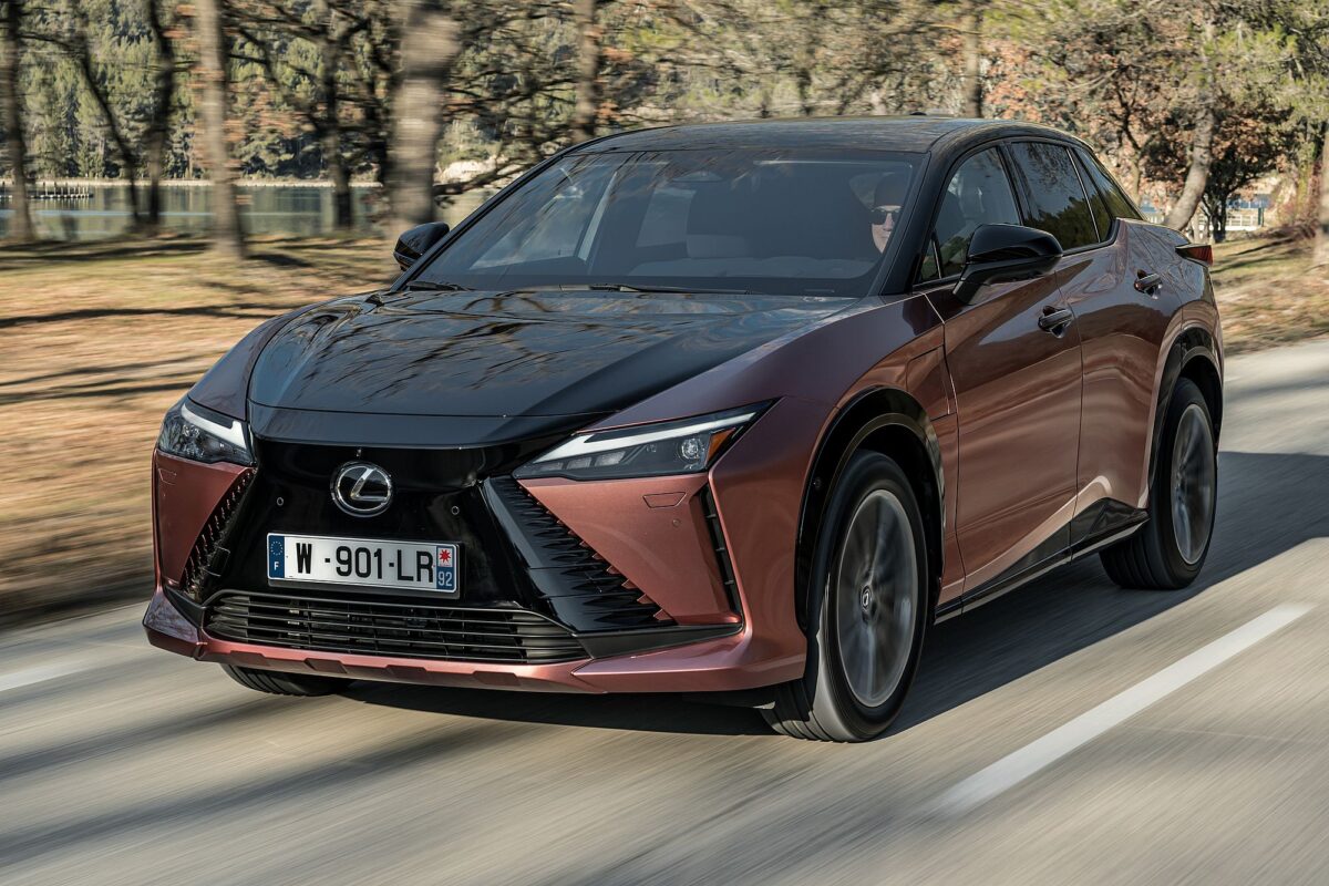 LEXUS