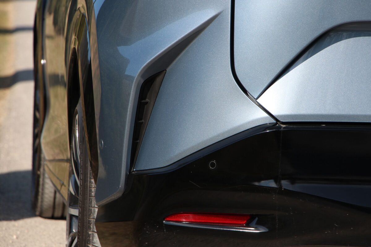 LEXUS