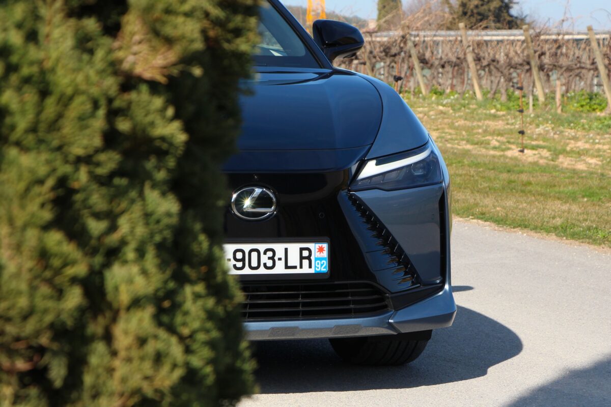 LEXUS