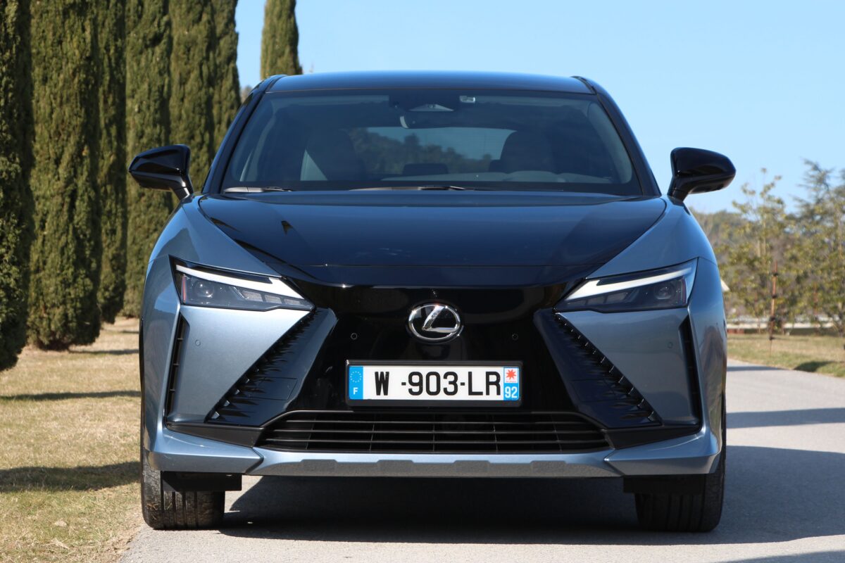 LEXUS