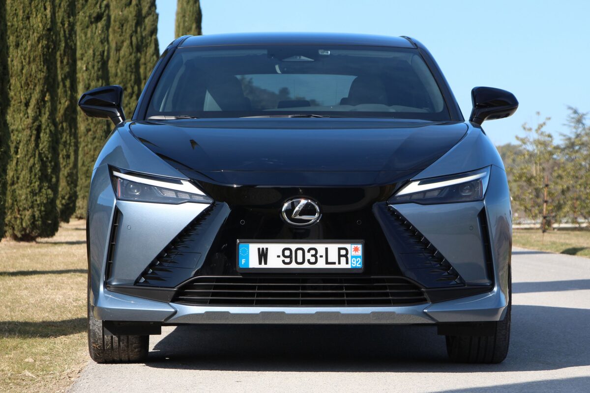 LEXUS