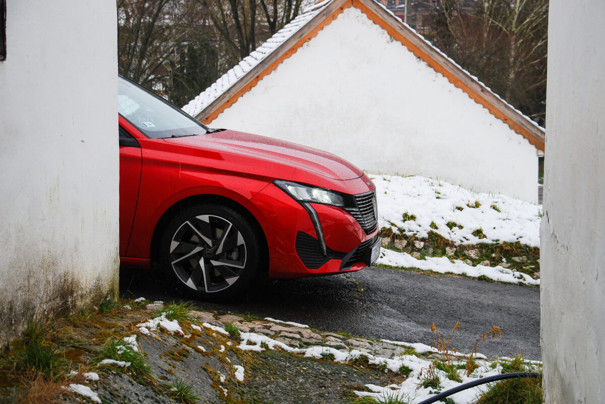 PEUGEOT 308
