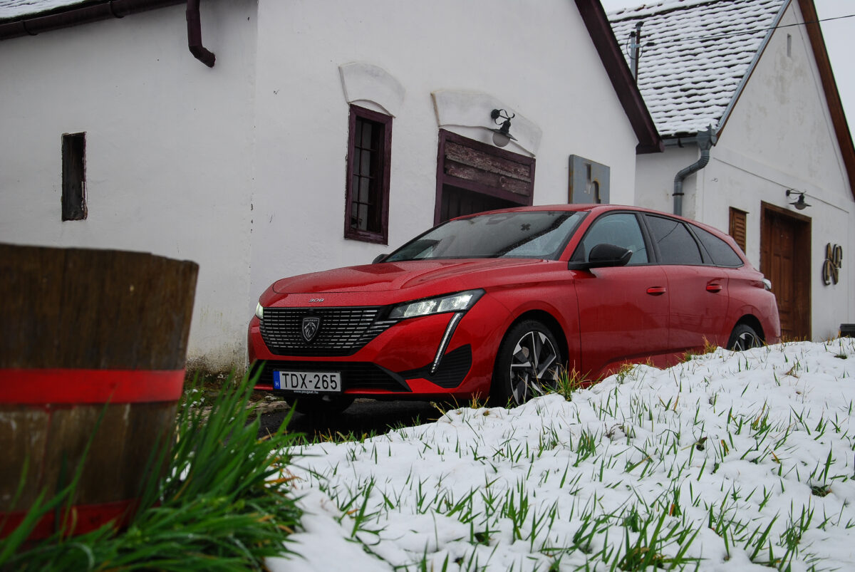 PEUGEOT 308