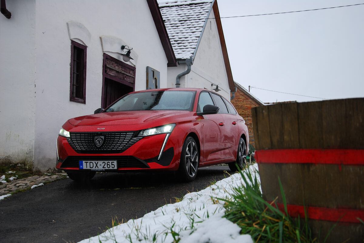 PEUGEOT 308