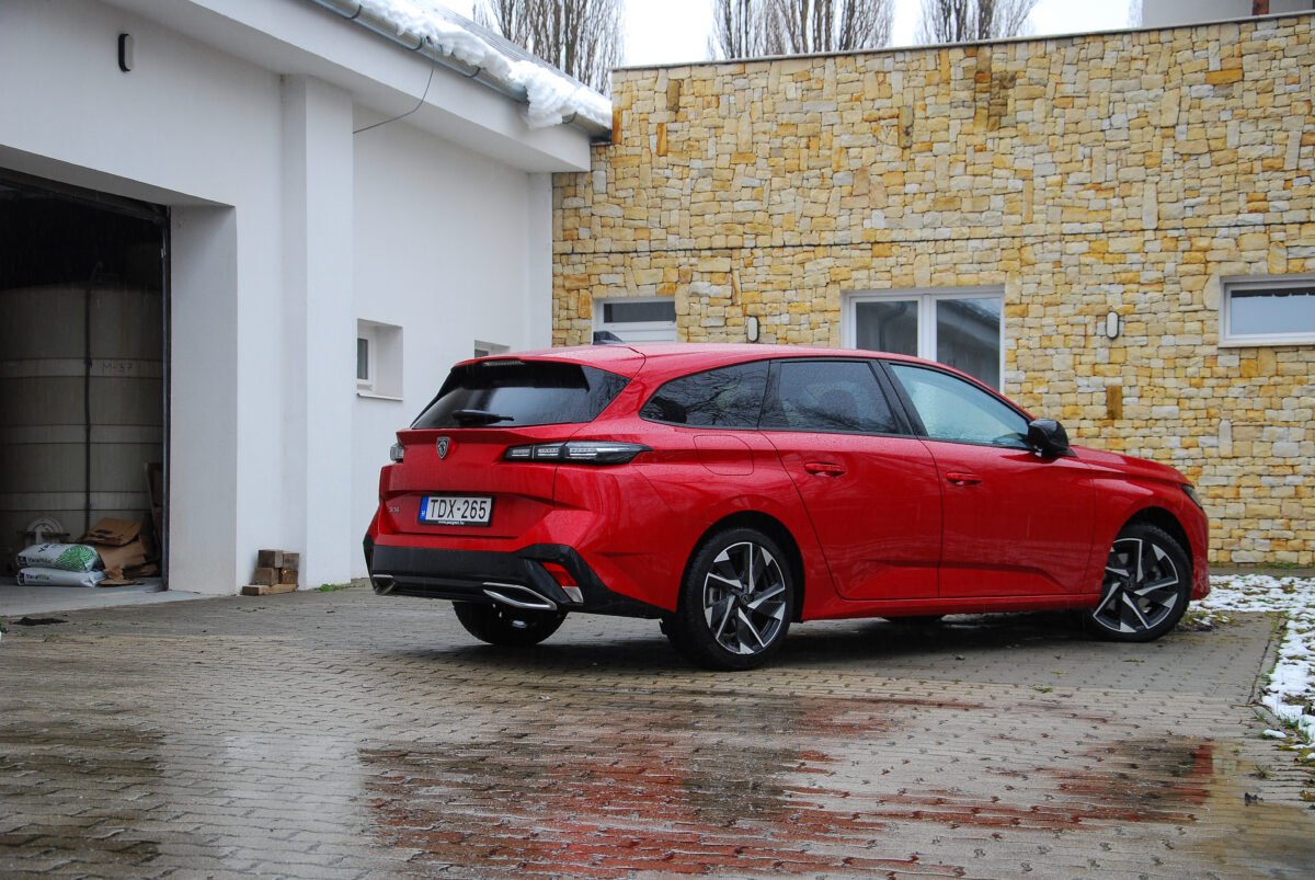 PEUGEOT 308