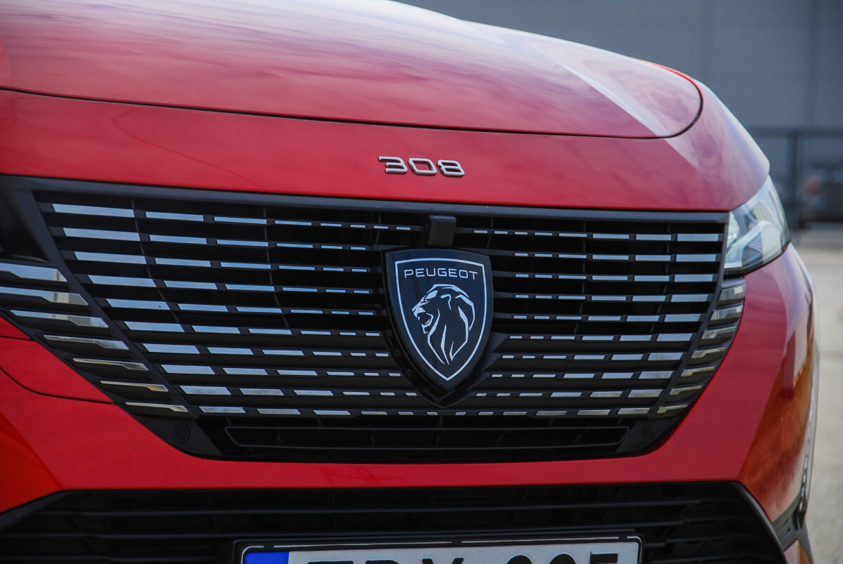 PEUGEOT 308